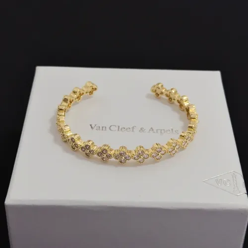 Cheap Van Cleef &amp; Arpels Bracelets For Women #1407098 Replica Wholesale [$48.00 USD] [ITEM#1407098] on Replica Van Cleef &amp; Arpels Bracelets