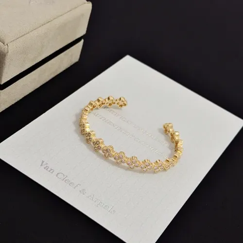 Cheap Van Cleef &amp; Arpels Bracelets For Women #1407098 Replica Wholesale [$48.00 USD] [ITEM#1407098] on Replica Van Cleef &amp; Arpels Bracelets