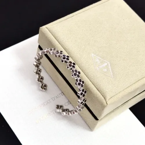 Cheap Van Cleef &amp; Arpels Bracelets For Women #1407101 Replica Wholesale [$48.00 USD] [ITEM#1407101] on Replica Van Cleef &amp; Arpels Bracelets