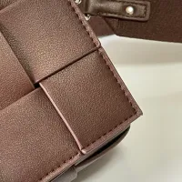 Cheap Bottega Veneta BV AAA Quality Messenger Bags For Women #1393643 Replica Wholesale [$102.00 USD] [ITEM#1393643] on Replica Bottega Veneta BV AAA Quality Messenger Bags