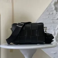 Cheap Bottega Veneta BV AAA Quality Messenger Bags For Women #1393644 Replica Wholesale [$102.00 USD] [ITEM#1393644] on Replica Bottega Veneta BV AAA Quality Messenger Bags