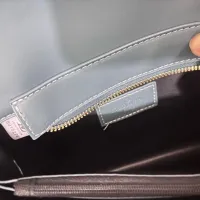 Cheap Louis Vuitton Messenger Bags For Women #1402077 Replica Wholesale [$42.00 USD] [ITEM#1402077] on Replica Louis Vuitton Messenger Bags