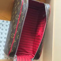 Cheap Louis Vuitton AAA Quality Cosmetic Pouches #1404790 Replica Wholesale [$102.00 USD] [ITEM#1404790] on Replica Louis Vuitton AAA Quality Pouches