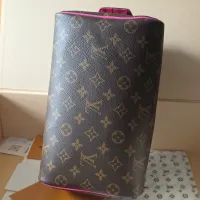 Cheap Louis Vuitton AAA Quality Cosmetic Pouches #1404791 Replica Wholesale [$102.00 USD] [ITEM#1404791] on Replica Louis Vuitton AAA Quality Pouches