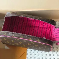 Cheap Louis Vuitton AAA Quality Cosmetic Pouches #1404791 Replica Wholesale [$102.00 USD] [ITEM#1404791] on Replica Louis Vuitton AAA Quality Pouches