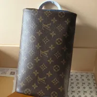 Cheap Louis Vuitton AAA Quality Cosmetic Pouches #1404797 Replica Wholesale [$102.00 USD] [ITEM#1404797] on Replica Louis Vuitton AAA Quality Pouches