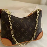 Cheap Louis Vuitton Messenger Bags For Women #1404906 Replica Wholesale [$36.00 USD] [ITEM#1404906] on Replica Louis Vuitton Messenger Bags