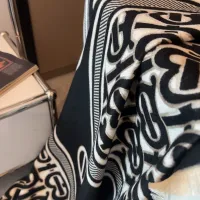 Cheap Burberry Scarf For Women #1405922 Replica Wholesale [$32.00 USD] [ITEM#1405922] on Replica Burberry Scarf