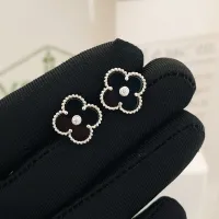 Cheap Van Cleef &amp; Arpels Earrings For Women #1406172 Replica Wholesale [$25.00 USD] [ITEM#1406172] on Replica Van Cleef &amp; Arpels Earrings
