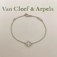 Cheap Van Cleef &amp; Arpels Bracelets For Women #1406618 Replica Wholesale [$25.00 USD] [ITEM#1406618] on Replica Van Cleef &amp; Arpels Bracelets