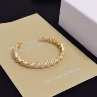 Cheap Van Cleef &amp; Arpels Bracelets For Women #1407098 Replica Wholesale [$48.00 USD] [ITEM#1407098] on Replica Van Cleef &amp; Arpels Bracelets