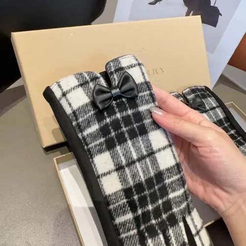 Cheap Burberry Gloves #1407559 Replica Wholesale [$38.00 USD] [ITEM#1407559] on Replica Burberry Gloves