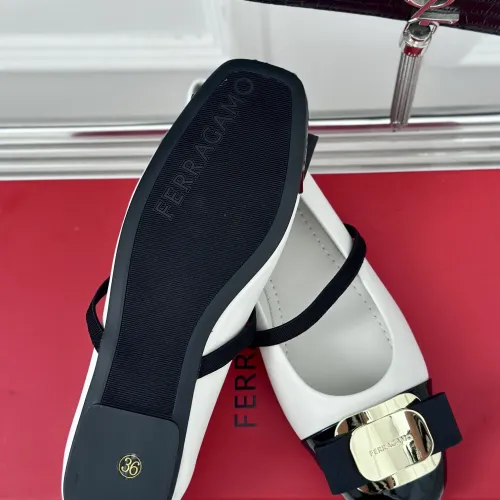 Cheap Salvatore Ferragamo Flat Shoes For Women #1408909 Replica Wholesale [$102.00 USD] [ITEM#1408909] on Replica Salvatore Ferragamo Flat Shoes