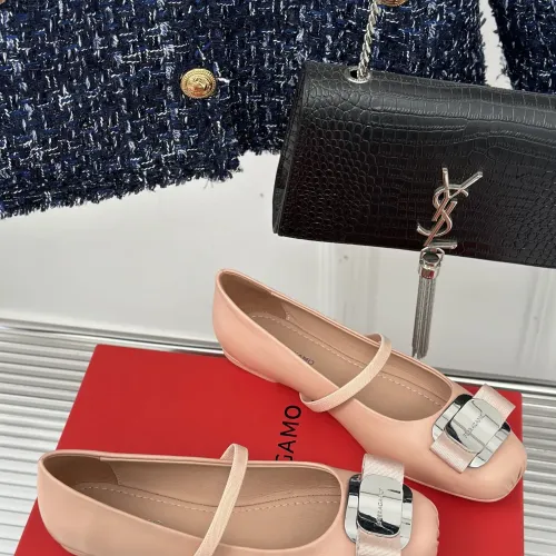 Cheap Salvatore Ferragamo Flat Shoes For Women #1408910 Replica Wholesale [$102.00 USD] [ITEM#1408910] on Replica Salvatore Ferragamo Flat Shoes