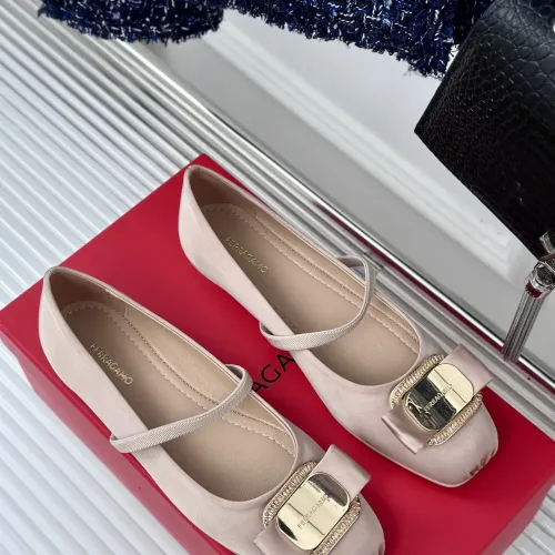 Cheap Salvatore Ferragamo Flat Shoes For Women #1408911 Replica Wholesale [$102.00 USD] [ITEM#1408911] on Replica Salvatore Ferragamo Flat Shoes