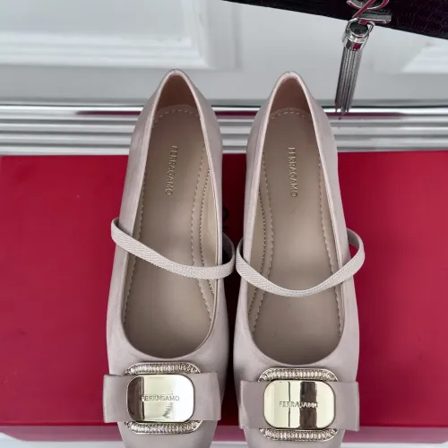 Cheap Salvatore Ferragamo Flat Shoes For Women #1408911 Replica Wholesale [$102.00 USD] [ITEM#1408911] on Replica Salvatore Ferragamo Flat Shoes