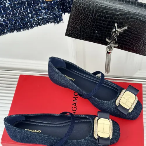 Cheap Salvatore Ferragamo Flat Shoes For Women #1408913 Replica Wholesale [$102.00 USD] [ITEM#1408913] on Replica Salvatore Ferragamo Flat Shoes