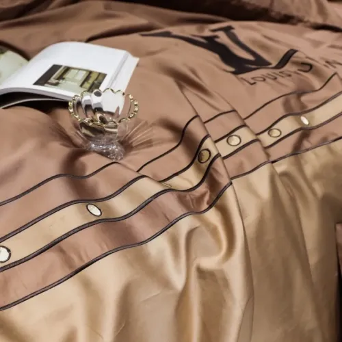 Cheap Louis Vuitton Bedding #1408955 Replica Wholesale [$150.00 USD] [ITEM#1408955] on Replica Louis Vuitton Bedding