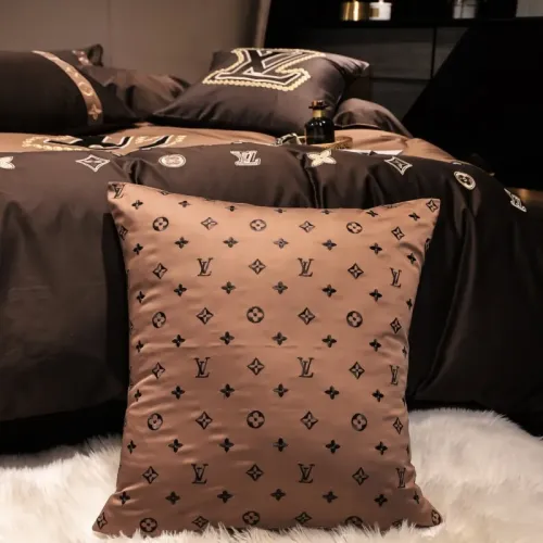 Cheap Louis Vuitton Bedding #1408956 Replica Wholesale [$150.00 USD] [ITEM#1408956] on Replica Louis Vuitton Bedding