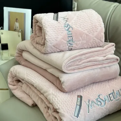 Cheap Yves Saint Laurent YSL Bedding #1409313 Replica Wholesale [$150.00 USD] [ITEM#1409313] on Replica Yves Saint Laurent YSL Bedding