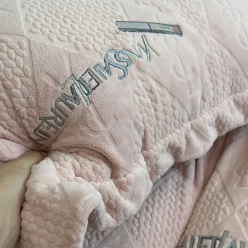 Cheap Yves Saint Laurent YSL Bedding #1409313 Replica Wholesale [$150.00 USD] [ITEM#1409313] on Replica Yves Saint Laurent YSL Bedding