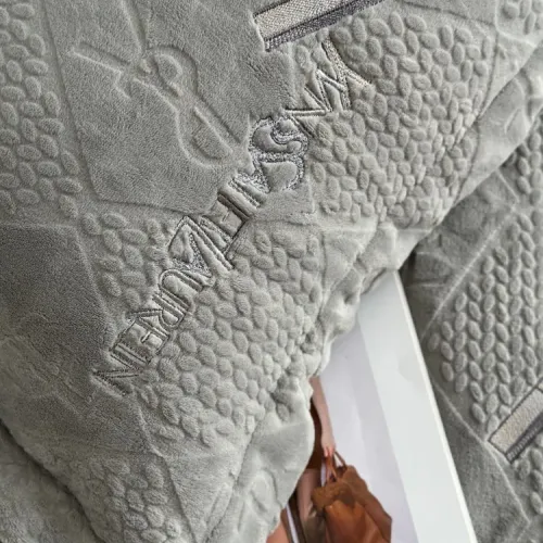 Cheap Yves Saint Laurent YSL Bedding #1409319 Replica Wholesale [$150.00 USD] [ITEM#1409319] on Replica Yves Saint Laurent YSL Bedding