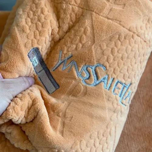 Cheap Yves Saint Laurent YSL Bedding #1409331 Replica Wholesale [$150.00 USD] [ITEM#1409331] on Replica Yves Saint Laurent YSL Bedding