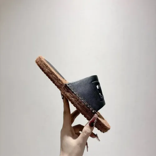 Cheap Dolce &amp; Gabbana D&amp;G Slippers For Women #1409667 Replica Wholesale [$88.00 USD] [ITEM#1409667] on Replica Dolce &amp; Gabbana D&amp;G Slippers