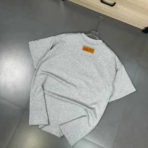 Cheap Louis Vuitton LV T-Shirts Short Sleeved For Unisex #1410167 Replica Wholesale [$32.00 USD] [ITEM#1410167] on Replica Louis Vuitton LV T-Shirts