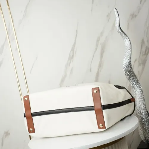 Cheap Burberry AAA Quality Shoulder Bags For Women #1410845 Replica Wholesale [$96.00 USD] [ITEM#1410845] on Replica Burberry AAA Quality Shoulder Bags