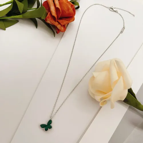 Cheap Van Cleef &amp; Arpels Necklaces For Women #1413245 Replica Wholesale [$32.00 USD] [ITEM#1413245] on Replica Van Cleef &amp; Arpels Necklaces