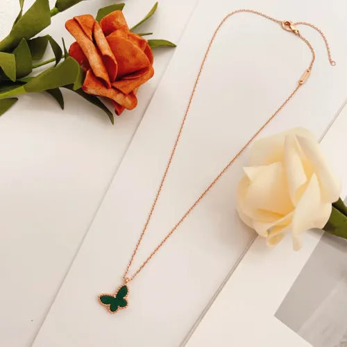 Cheap Van Cleef &amp; Arpels Necklaces For Women #1413246 Replica Wholesale [$32.00 USD] [ITEM#1413246] on Replica Van Cleef &amp; Arpels Necklaces