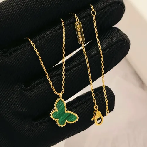 Cheap Van Cleef &amp; Arpels Necklaces For Women #1413247 Replica Wholesale [$32.00 USD] [ITEM#1413247] on Replica Van Cleef &amp; Arpels Necklaces
