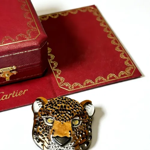 Cheap Cartier Brooches For Women #1413250 Replica Wholesale [$39.00 USD] [ITEM#1413250] on Replica Cartier Brooches
