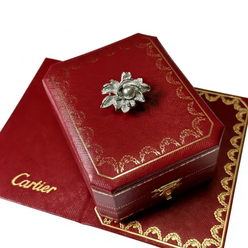 Cheap Cartier Brooches For Women #1413253 Replica Wholesale [$38.00 USD] [ITEM#1413253] on Replica Cartier Brooches