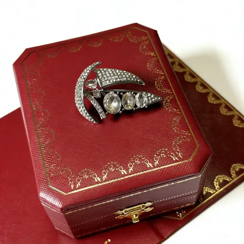 Cheap Cartier Brooches For Women #1413257 Replica Wholesale [$36.00 USD] [ITEM#1413257] on Replica Cartier Brooches