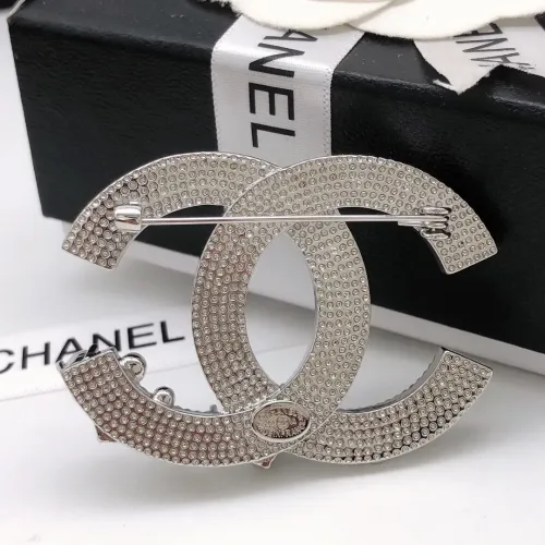 Cheap Chanel Brooches For Women #1413282 Replica Wholesale [$34.00 USD] [ITEM#1413282] on Replica Chanel Brooches