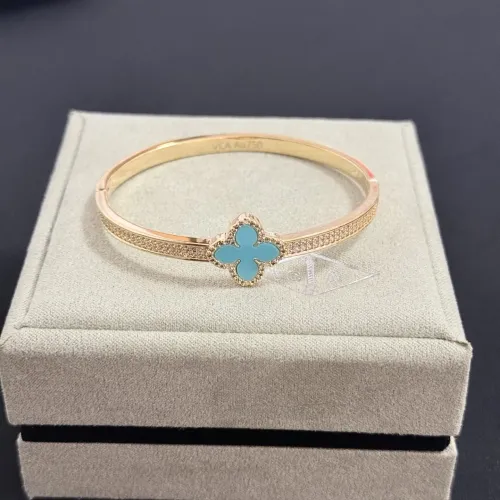 Cheap Van Cleef &amp; Arpels Bracelets For Women #1413298 Replica Wholesale [$48.00 USD] [ITEM#1413298] on Replica Van Cleef &amp; Arpels Bracelets