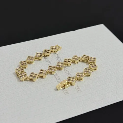 Cheap Van Cleef &amp; Arpels Bracelets For Women #1413301 Replica Wholesale [$52.00 USD] [ITEM#1413301] on Replica Van Cleef &amp; Arpels Bracelets