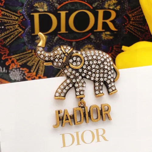 Cheap Christian Dior Brooches For Women #1413319 Replica Wholesale [$29.00 USD] [ITEM#1413319] on Replica Christian Dior Brooches