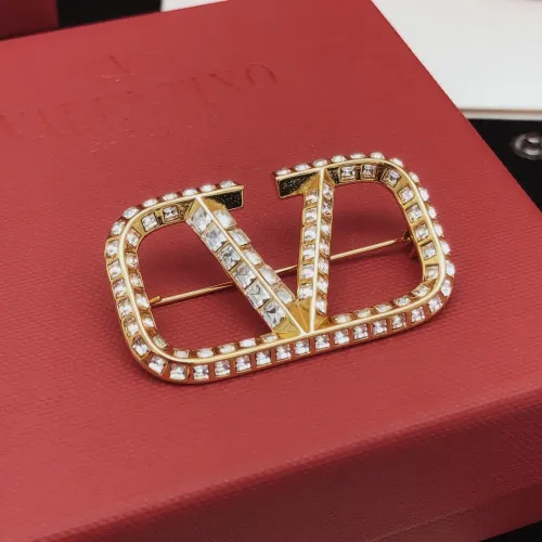 Cheap Valentino Brooches For Women #1413322 Replica Wholesale [$29.00 USD] [ITEM#1413322] on Replica Valentino Brooches