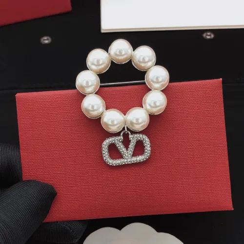 Cheap Valentino Brooches For Women #1413327 Replica Wholesale [$29.00 USD] [ITEM#1413327] on Replica Valentino Brooches