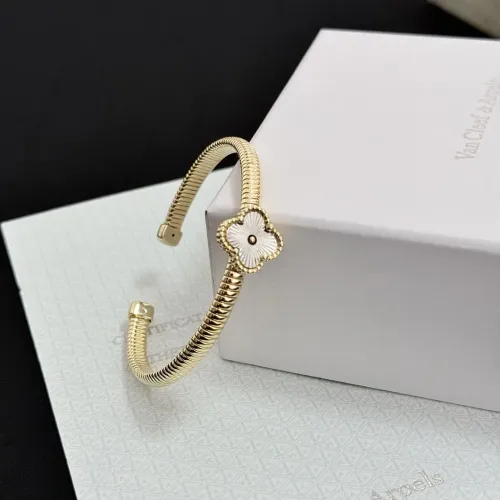 Cheap Van Cleef &amp; Arpels Bracelets For Women #1413359 Replica Wholesale [$48.00 USD] [ITEM#1413359] on Replica Van Cleef &amp; Arpels Bracelets