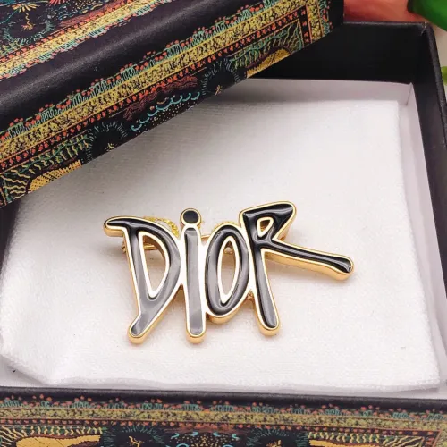 Cheap Christian Dior Brooches For Women #1413382 Replica Wholesale [$25.00 USD] [ITEM#1413382] on Replica Christian Dior Brooches