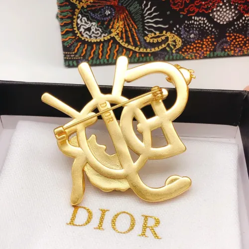 Cheap Christian Dior Brooches For Women #1413384 Replica Wholesale [$25.00 USD] [ITEM#1413384] on Replica Christian Dior Brooches