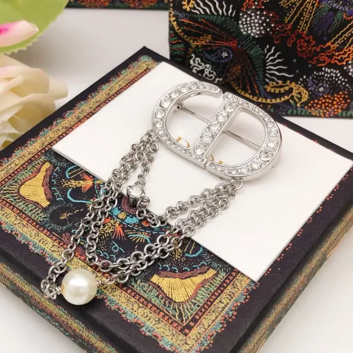 Cheap Christian Dior Brooches For Women #1413388 Replica Wholesale [$27.00 USD] [ITEM#1413388] on Replica Christian Dior Brooches
