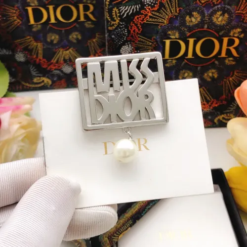 Cheap Christian Dior Brooches For Women #1413390 Replica Wholesale [$27.00 USD] [ITEM#1413390] on Replica Christian Dior Brooches