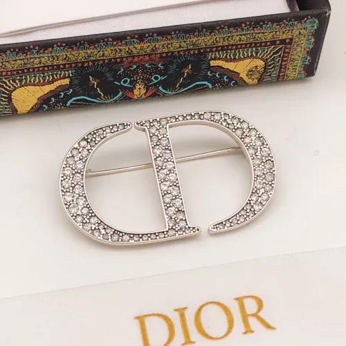 Cheap Christian Dior Brooches For Women #1413395 Replica Wholesale [$27.00 USD] [ITEM#1413395] on Replica Christian Dior Brooches