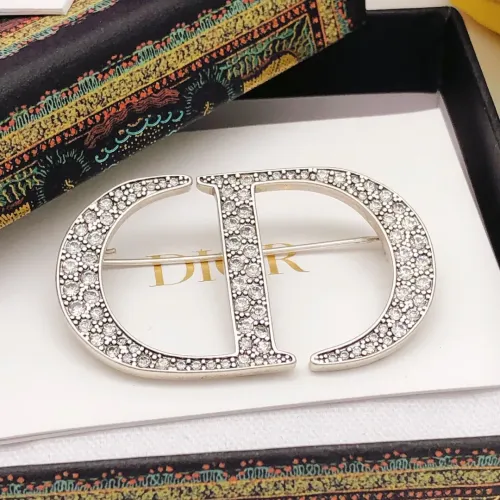 Cheap Christian Dior Brooches For Women #1413395 Replica Wholesale [$27.00 USD] [ITEM#1413395] on Replica Christian Dior Brooches