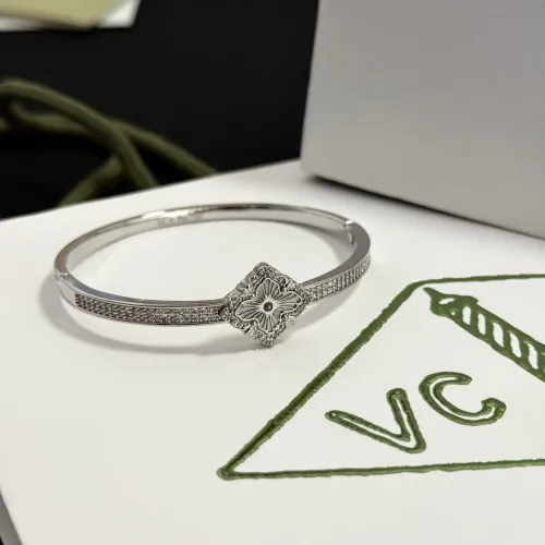 Cheap Van Cleef &amp; Arpels Bracelets For Women #1413412 Replica Wholesale [$48.00 USD] [ITEM#1413412] on Replica Van Cleef &amp; Arpels Bracelets